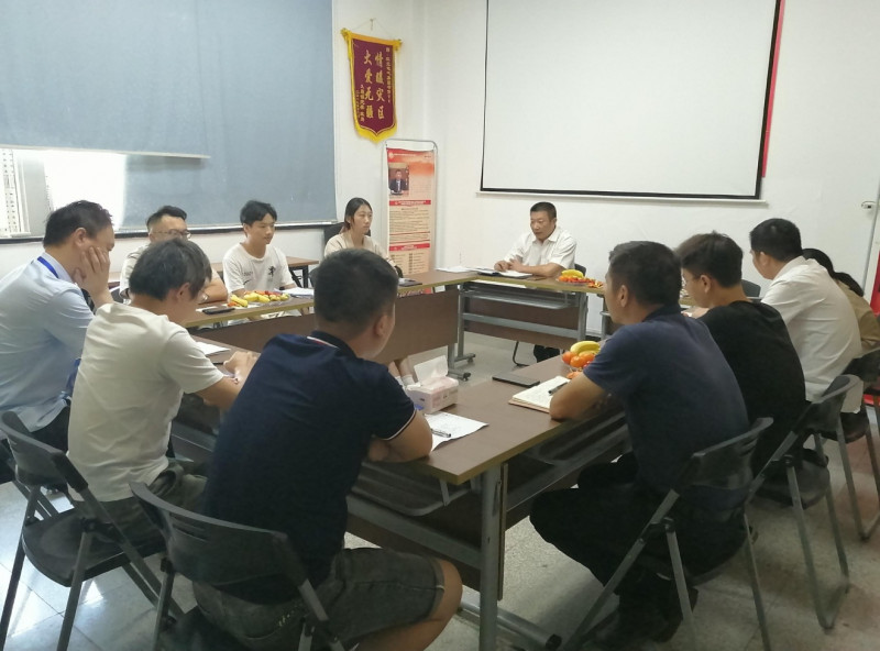 情暖中秋，，，，共话未来